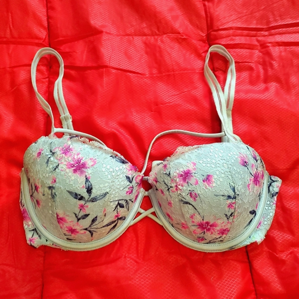 Victoria's Secret lace floral push-up bra in 34DD
